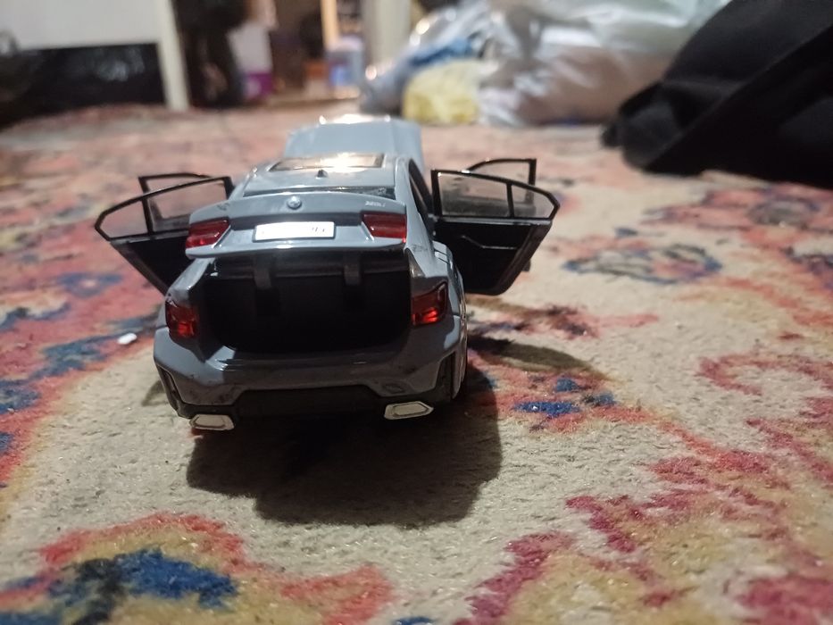 Машинка калекционая