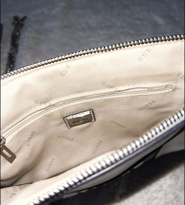 дамска чанта Guess
