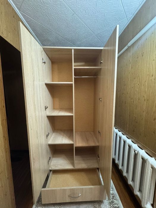 Продается двухстворчатый шкаф