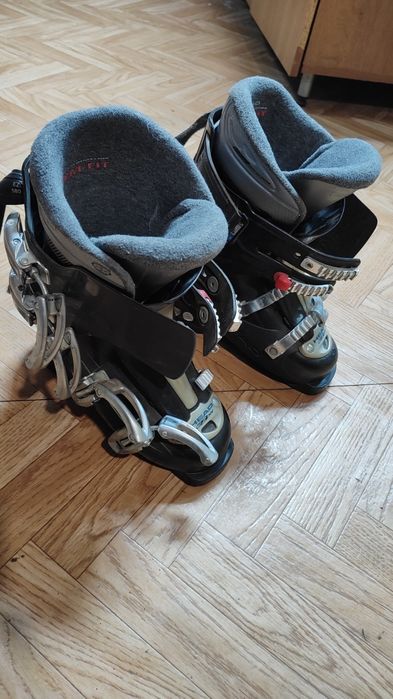 Clapari HEAD marimea 36