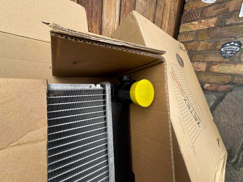 Радиатор  LEXUS RX330