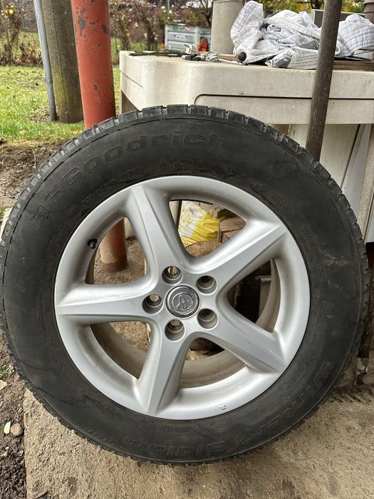Зимни гуми с джанти Toyota 225/65R17