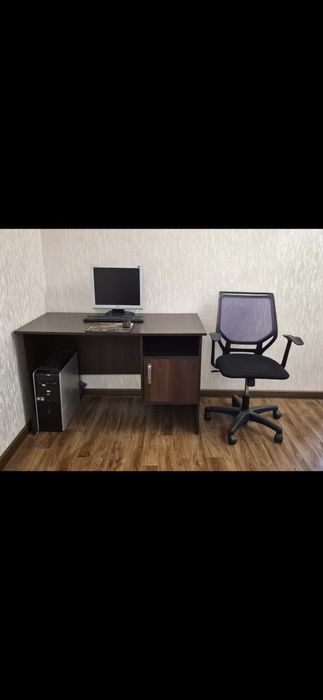 Продам стол с компьютером вместе
