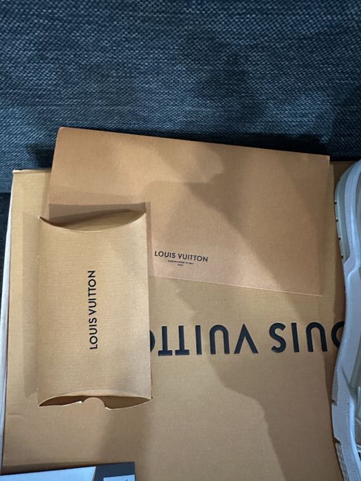 Louis Vuitton Trainer Beige