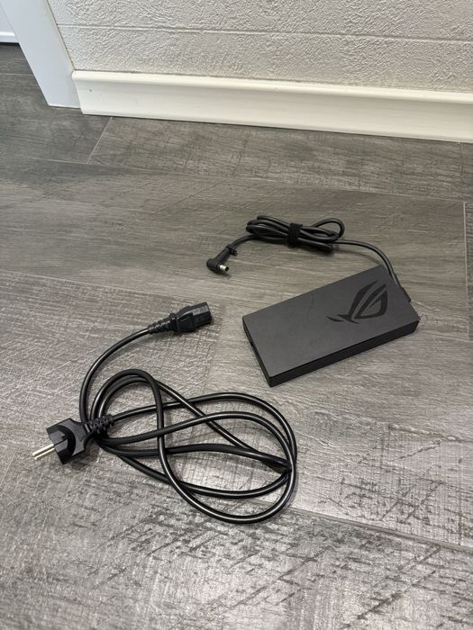 ASUS ROG Strix G15 G513RM / Ryzen 7 6800H / RTX 3060 / 16GB RAM