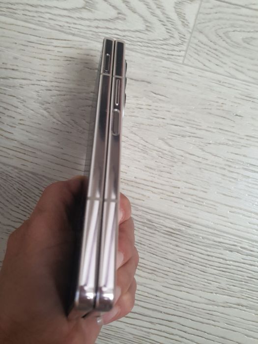 Samsung Z fold 4