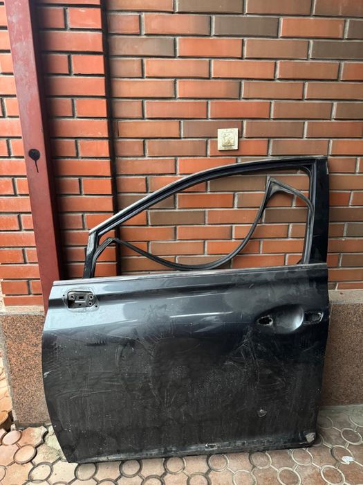 Водительская дверь на Lexus RX 350