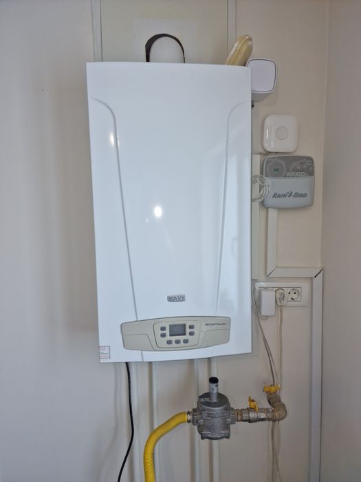 Centrala termica clasică Baxi ecofour24f perfect funcțională