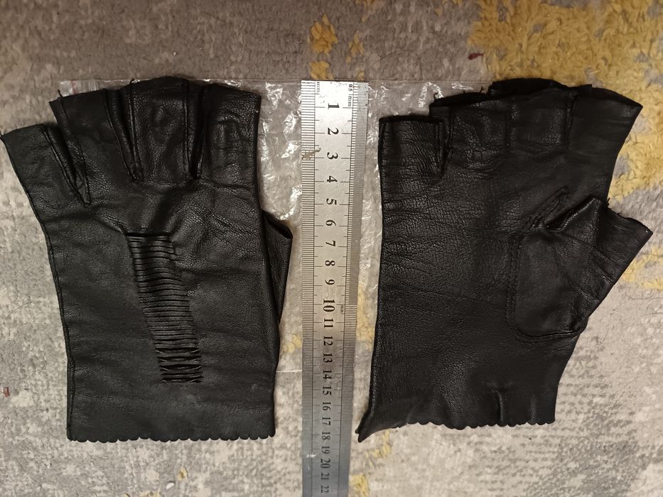 Перчатки кожаные без пальцев