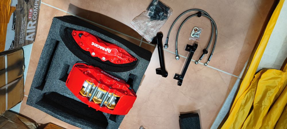 Тормозные системы Brembo, AP Racing.