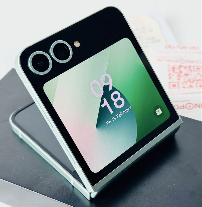 Samsung Galaxy Z Flip 6 5G 256GB 12RAM Mint Отличен!