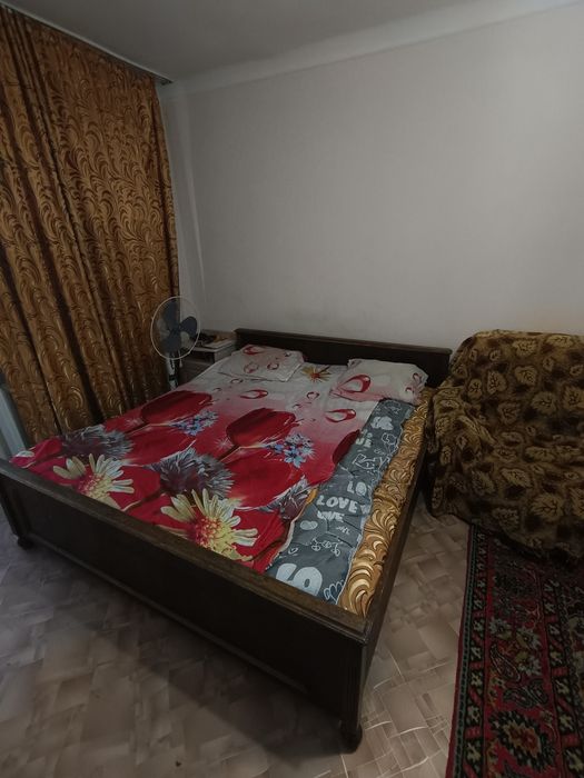 Двуспальная кровать