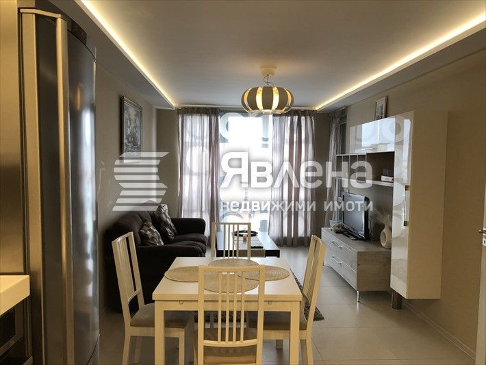 Дава се под наем Двустаен апартамент в Варна, Базар Левски - 60 кв.м за 600 € - Снимка #1