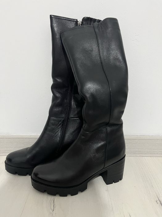 Продаю зимние сапоги