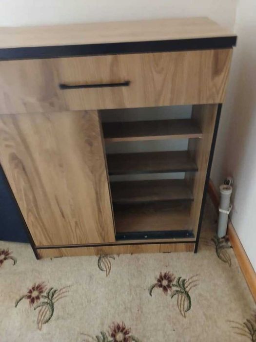 Продаётся Обувница