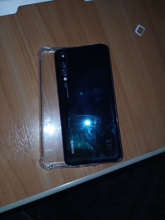 Телефон Huawei p20 pro