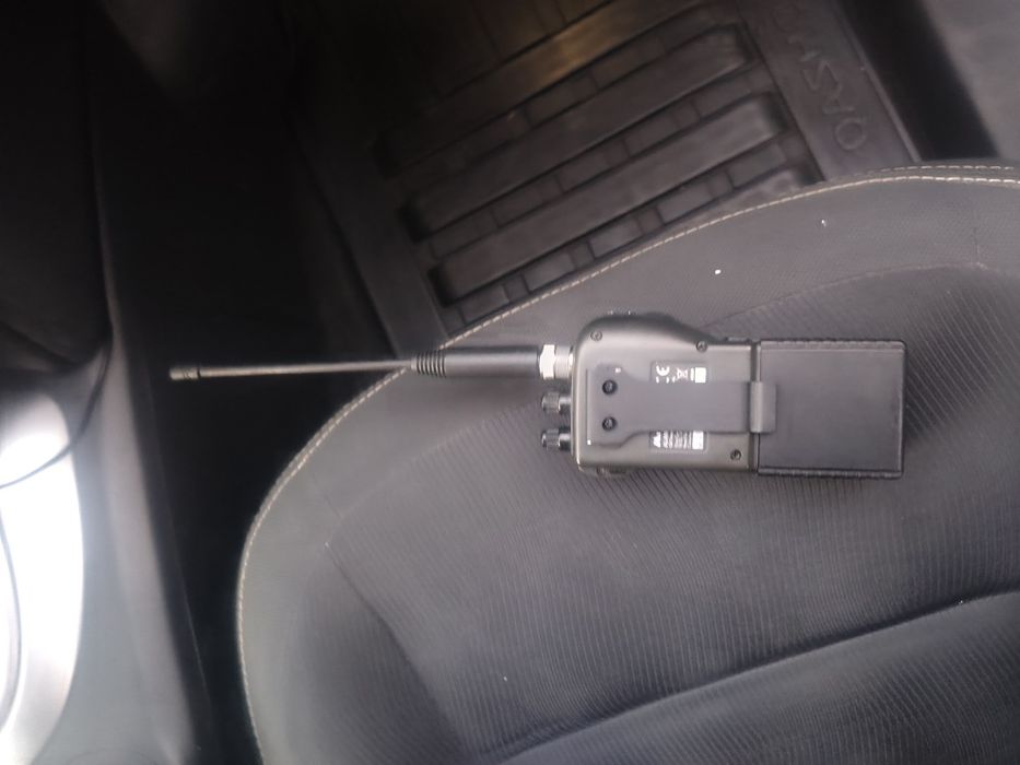 Stație auto CB 2 în 1 se poate folosi și portabila