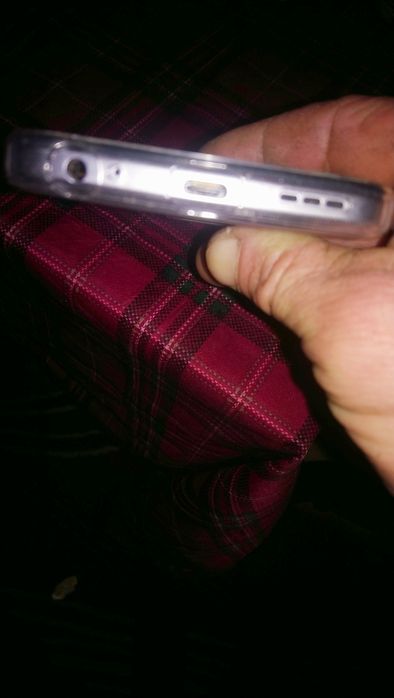 Vind telefon că-și nou