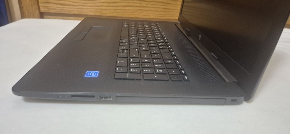 Vând Urgent Laptop HP Model: 17-by0110ng