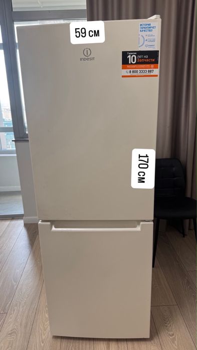 Продам Холодильник indesit