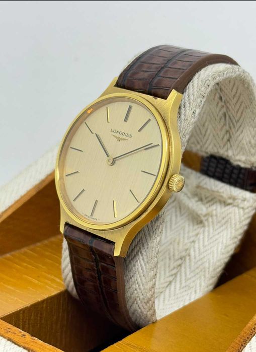 Луксозен винтидж часовник Longines -slim - classic 1970-1979