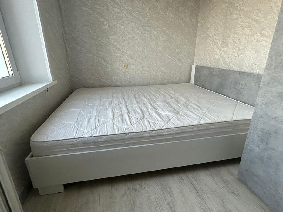 Спальный гарнитур. (в хорошем состояние)