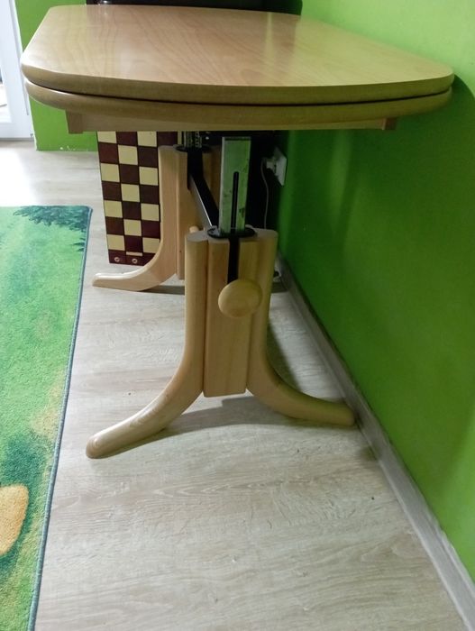 Vând masă lemn masiv