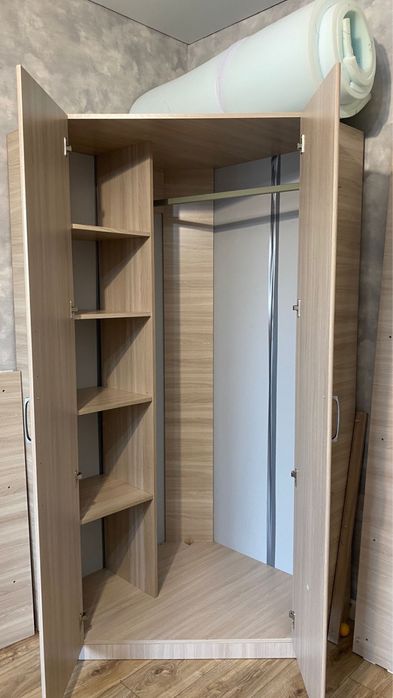 Продам шкаф угловой