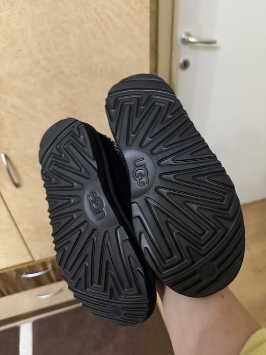 Чисто нови UGG зимно сабо за деца