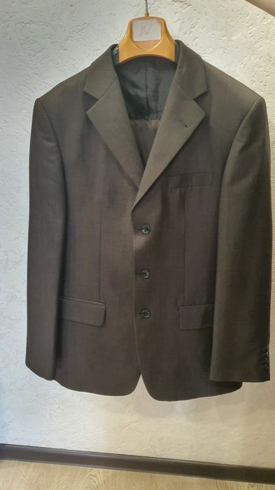 Продаётся мужской костюм