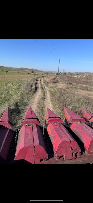 Vând  Heder/Masa de cules porumb Massey Ferguson de 4 rânduri
