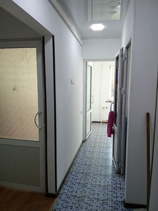 Чирчик шахар 
Октябр
#1-хона 4-этаж 
Квартира сирочни сотилади
Нарх