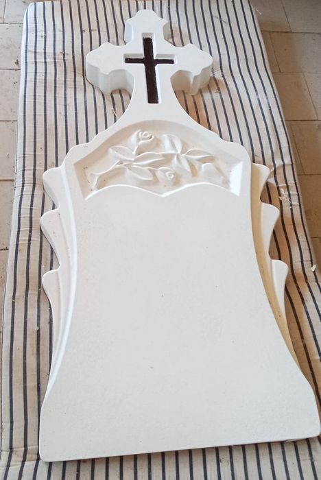 Vând Cruce din  piatră de marmură