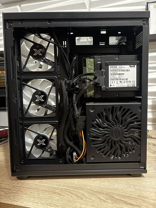 Панорамен геймърски компютър Ryzen 5500/RTX3060Ti/16 Ram/500 ssd/550W Gold