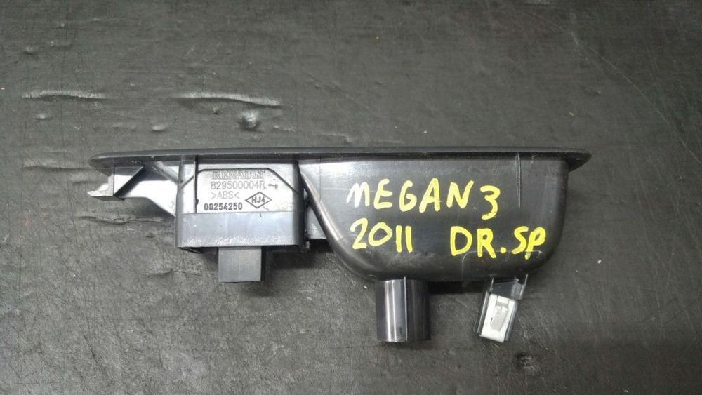 Buton geam electric dreapta spate renault megane 3 hatchback 829500004r
