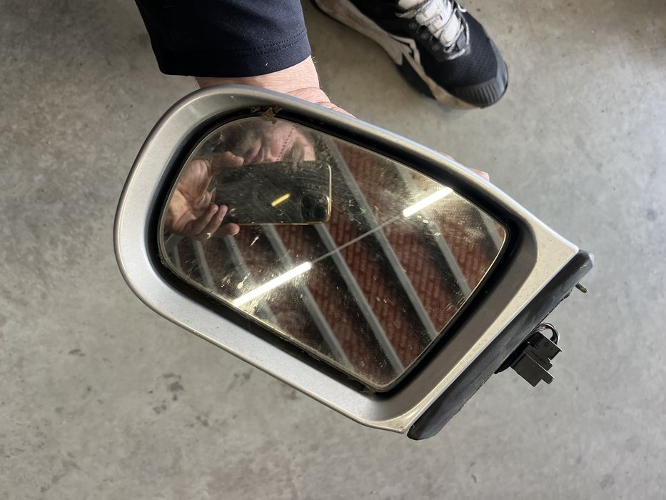 Огледало Mercedes E Class 2003г.