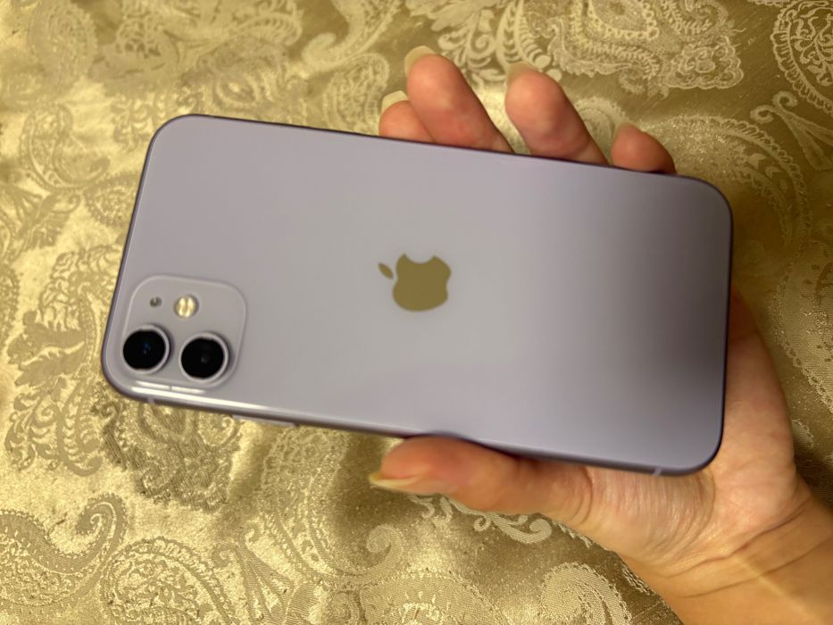 продам 11 phone лиловый