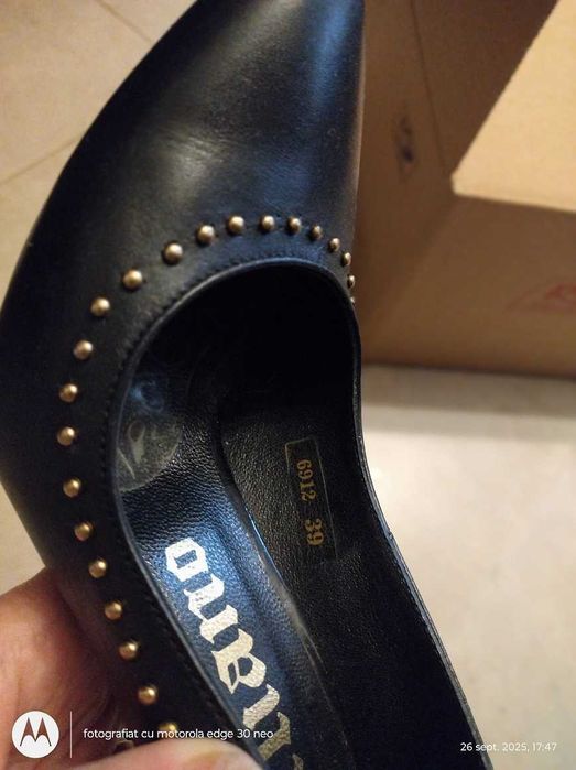 Pantofi stiletto 39, negri