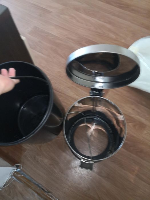 Продам мусорную урну