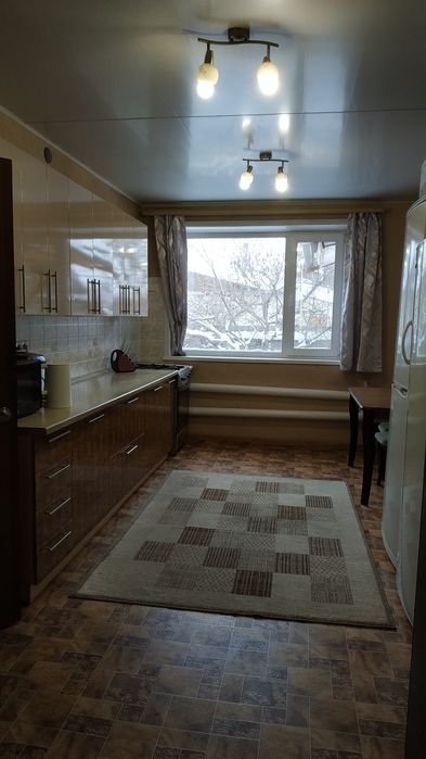 Продается большой теплый дом .