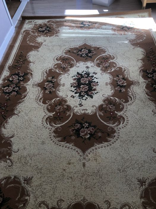 Продам 2 ковра в б/ у