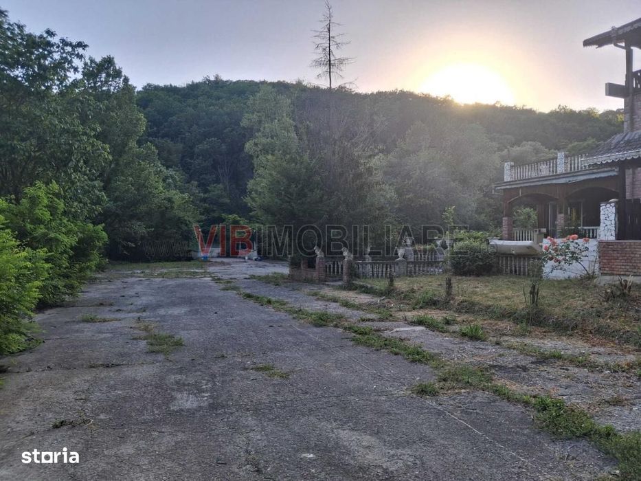 Proprietate turistică | Fost hotel | Teren 8900 mp | Aproape de Dunăre