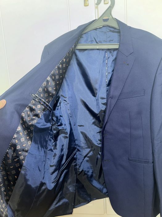 Продается  костюм в отличном состоянии