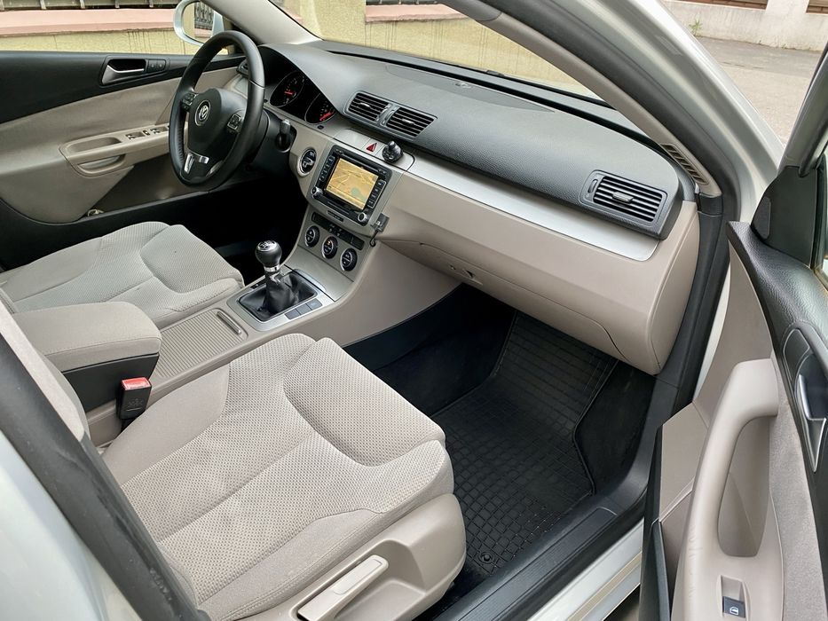 Volkswagen Passat 2.0 TDI 140 Cp Euro 5, Navi, Xenon, Clima