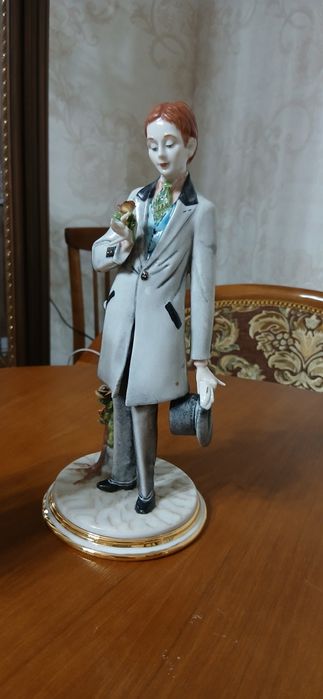 Фарфоровые фигуры