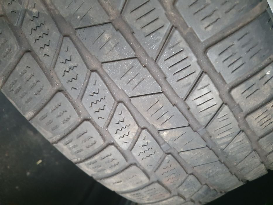 3 x anvelope iarna  215 55 17 Continental