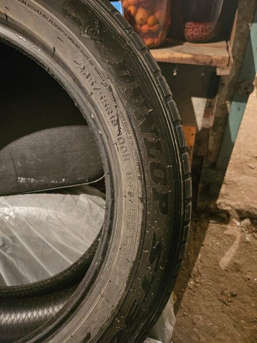 Продам шины DUNLOP б/у