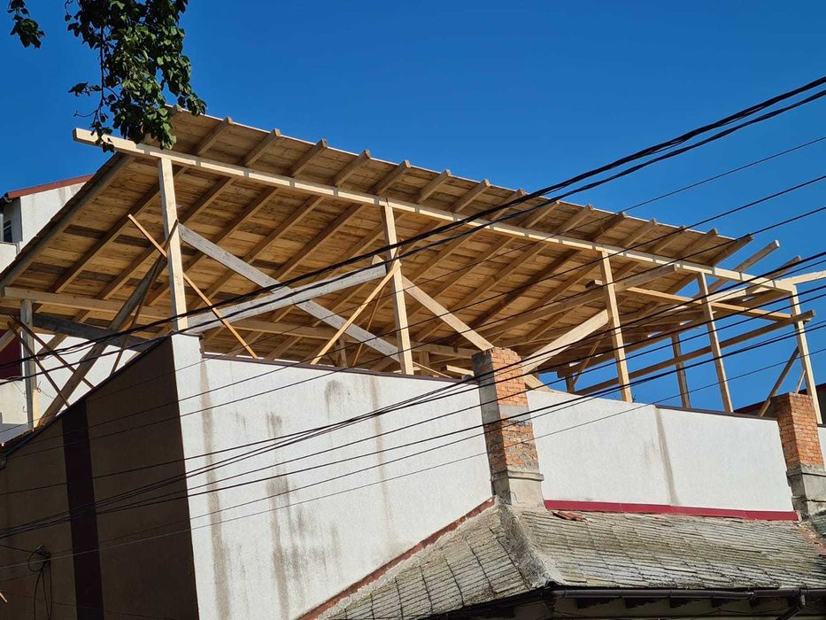 Tigla metalica pentru acoperisuri montaj