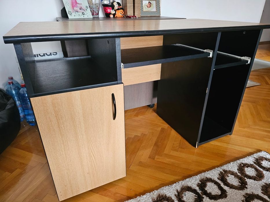 Birou de calculator sh