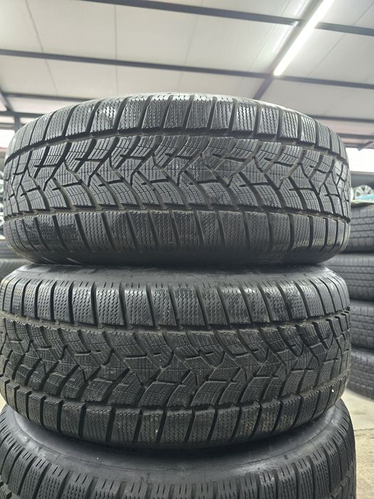 4 Броя 235/60/18 Dunlop 2x7,6mm 2x7mm